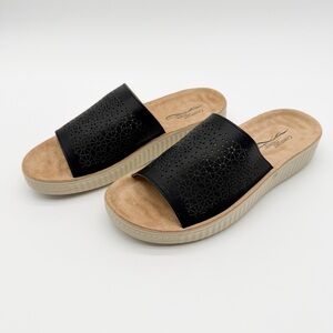 Easy Street Ivey Open Toe Flat Slide Slip On Sandals Black Casual Comfort 7 NEW
